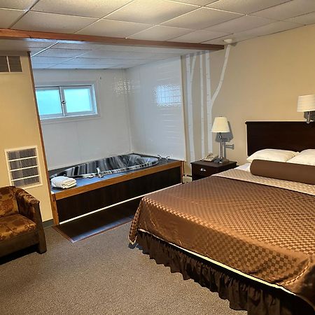Cedar Hill Lodge Saint Ignace Eksteriør bilde