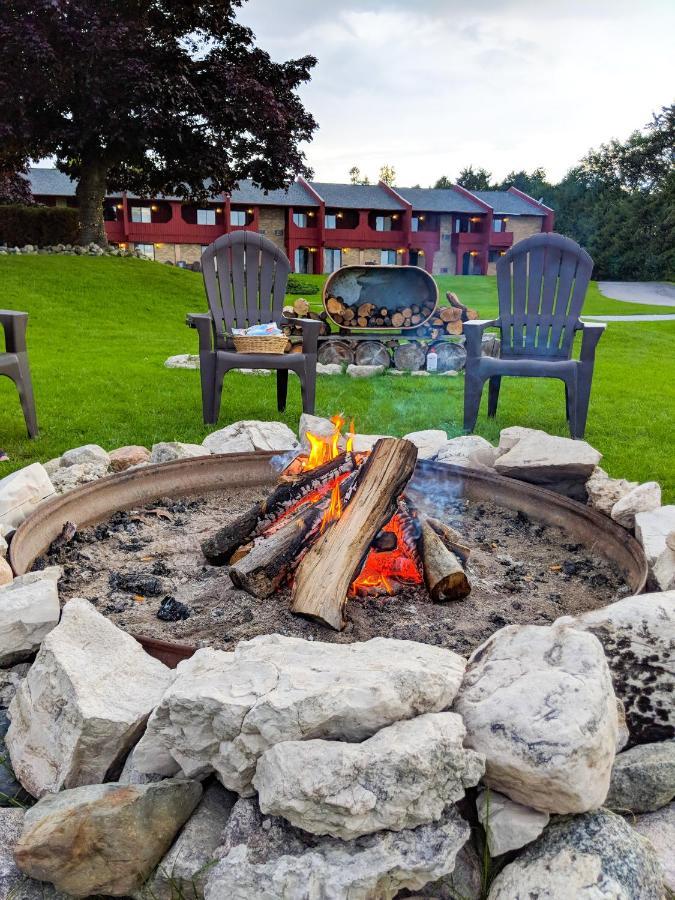 Cedar Hill Lodge Saint Ignace Eksteriør bilde