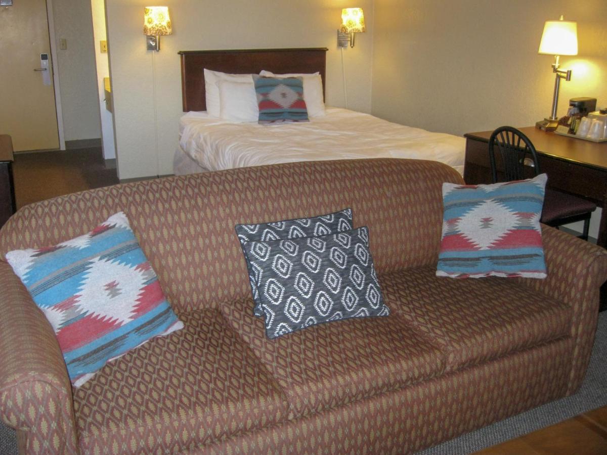 Cedar Hill Lodge Saint Ignace Eksteriør bilde
