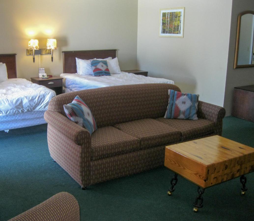 Cedar Hill Lodge Saint Ignace Eksteriør bilde