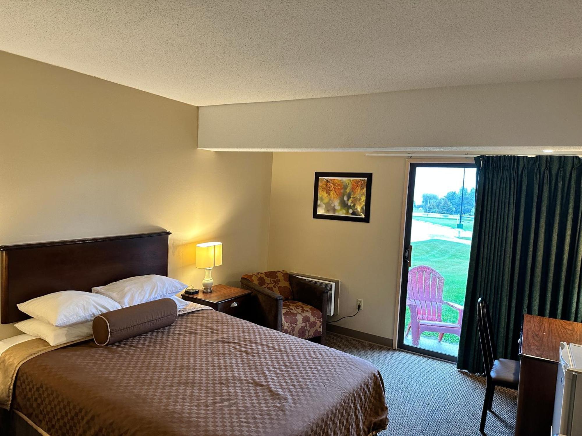 Cedar Hill Lodge Saint Ignace Eksteriør bilde